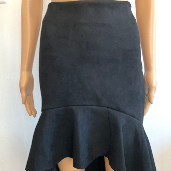 NEW without TAGS High-Low Skirt - Picture 2 of 7
